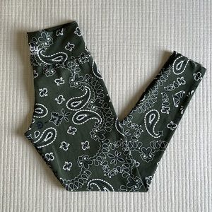 LIKE NEW Booty by Brabants Sport Leggings Bandana Evergreen